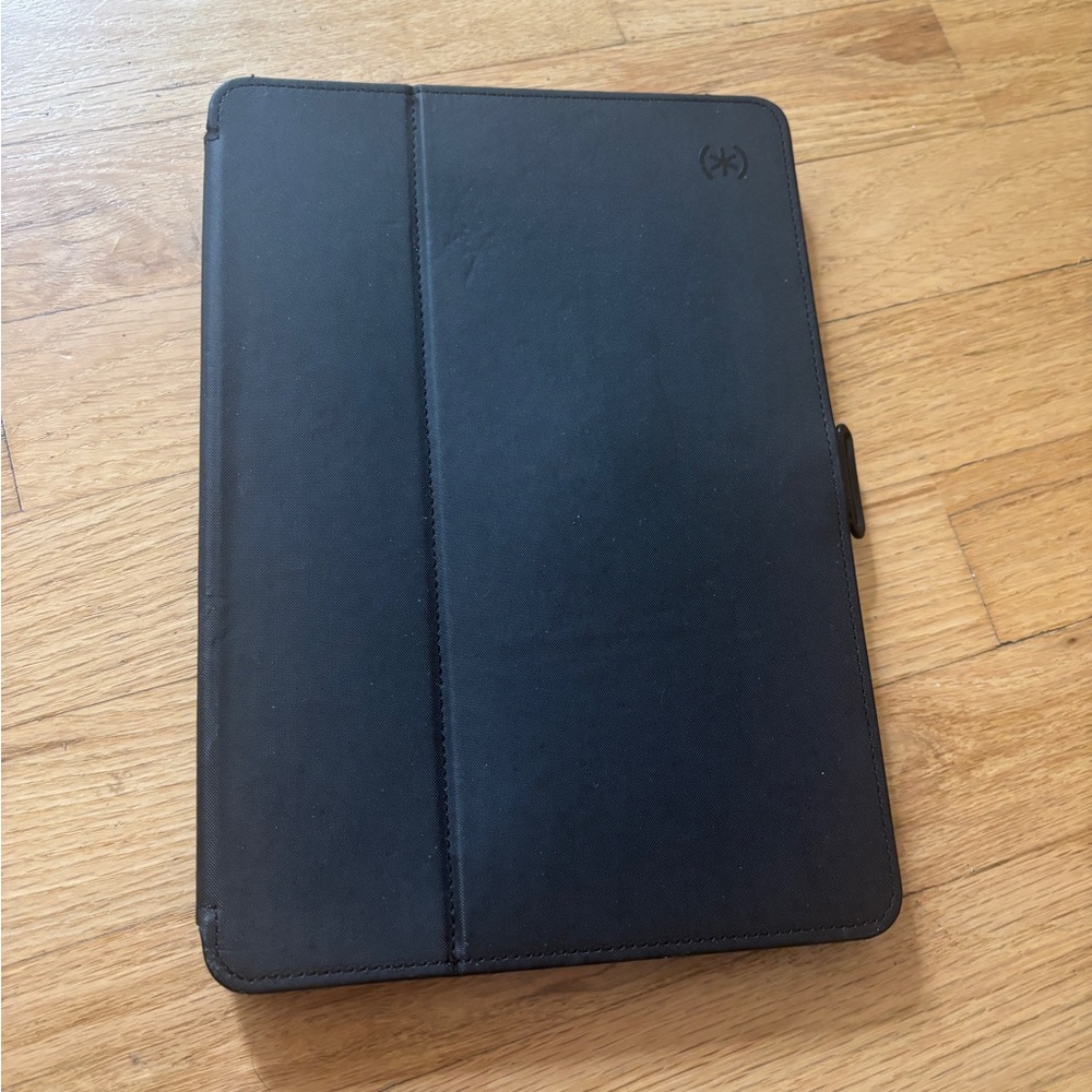 Speck Black Folio Tablet Cover Minimalist Design